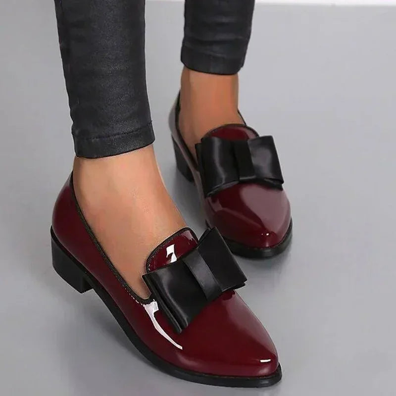 Mocassins à nœud en cuir verni