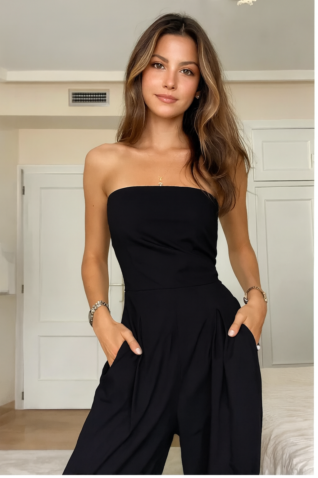 Rygfri og skulderfri jumpsuit